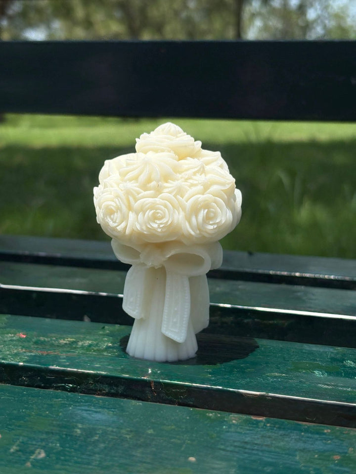 🌹 Candle Crush – Handcrafted Rose Bouquet Candle