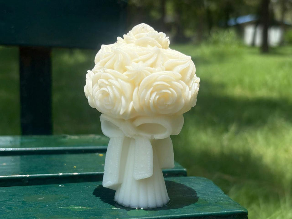 🌹 Candle Crush – Handcrafted Rose Bouquet Candle